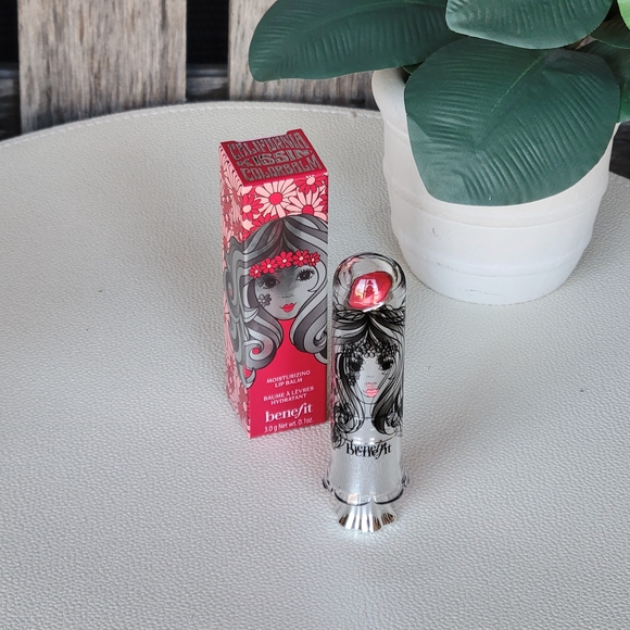 Benefit Fuchsia Lip Balm with Silver Artistic Tube - Picture 5 of 8